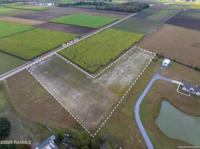 $195,000 | 204 Black Street, St. Martinville, LA 70582