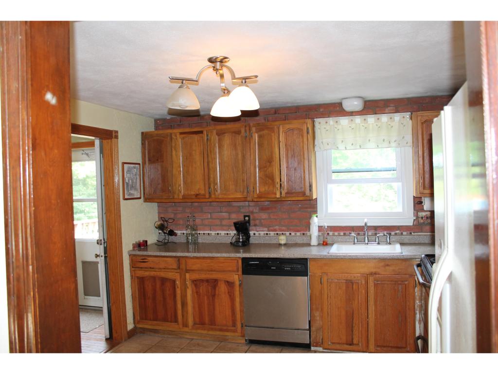 72 Chase Road Londonderry, NH 03053 - Photo 4 of 20