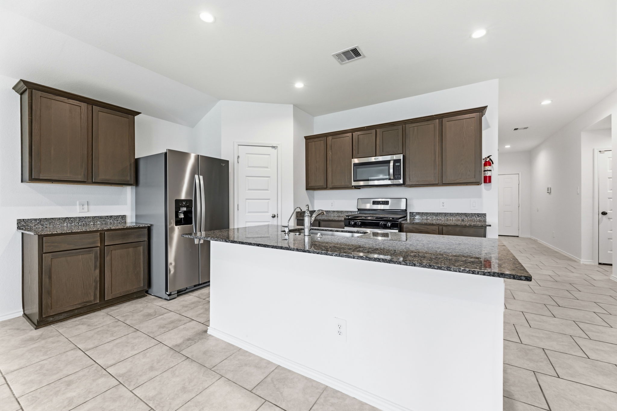 7530 Cynomys Court Rosharon, TX 77583 - Photo 9 of 30 Other view from Family room
