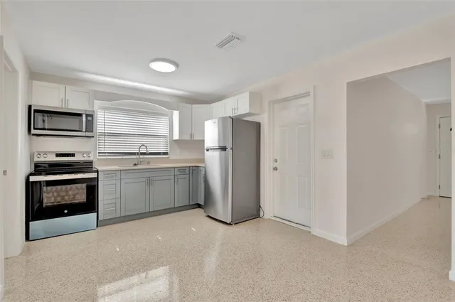 $3,500 | 4714 West Vasconia Street, Tampa, FL 33629