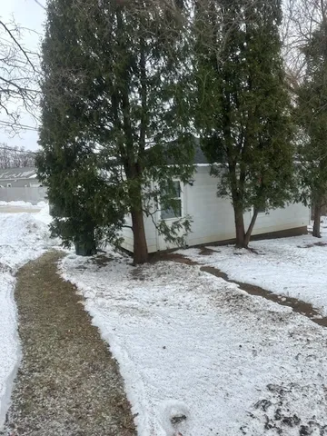 $1,700 | 380 Ivanhoe Road, Grayslake, IL 60030