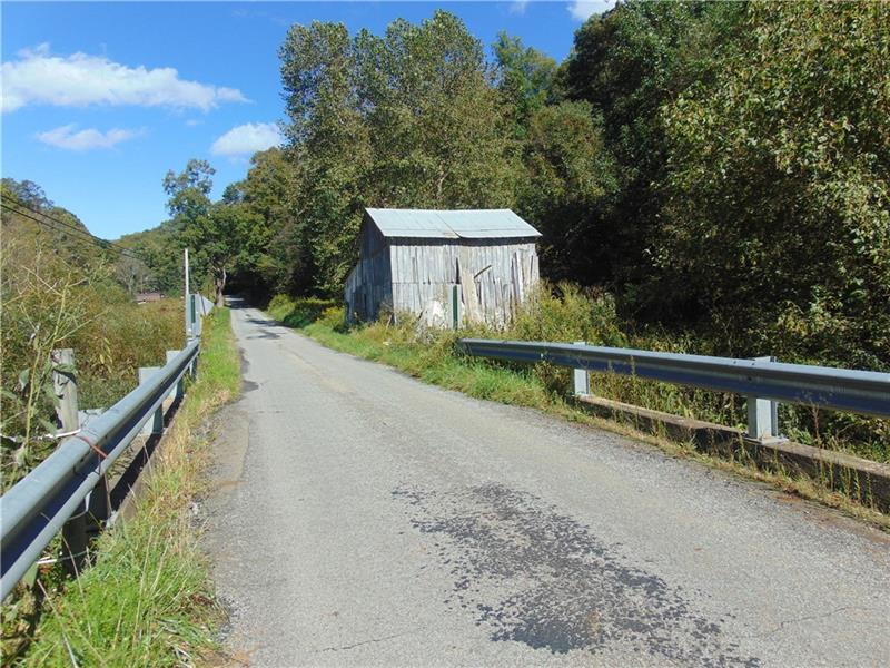 183 Church Run Road Spraggs, PA 15362 - Photo 4 of 25