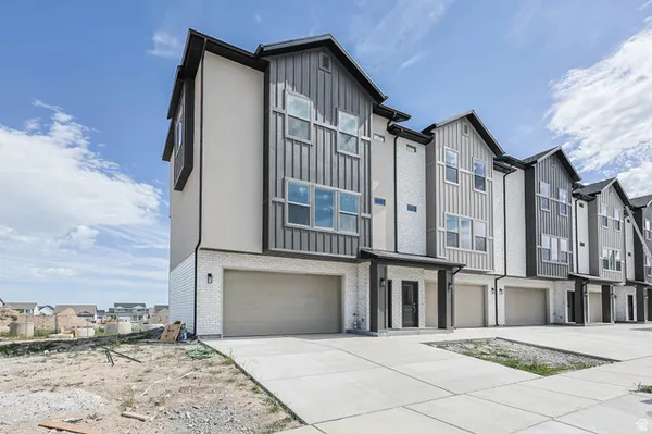 $369,900 | 636 West Caroles Way, Unit 7, Tooele, UT 84074
