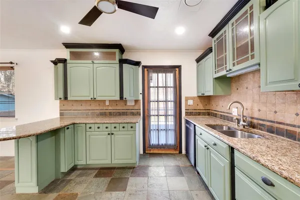 $2,800 | 129 Senter Valley Road, Irving, TX 75060