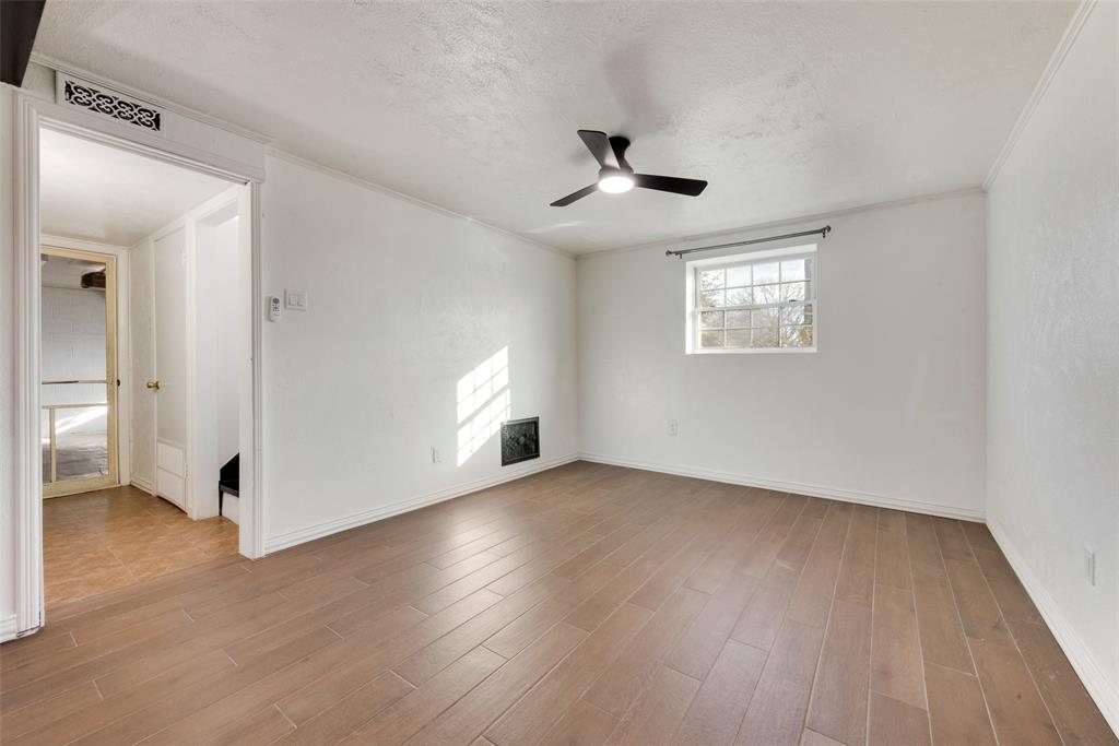 129 Senter Valley Road Irving, TX 75060 - Photo 12 of 27