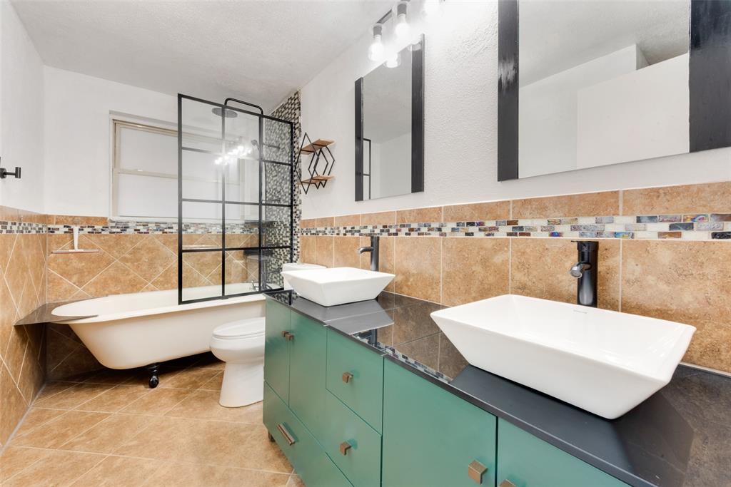 129 Senter Valley Road Irving, TX 75060 - Photo 16 of 27