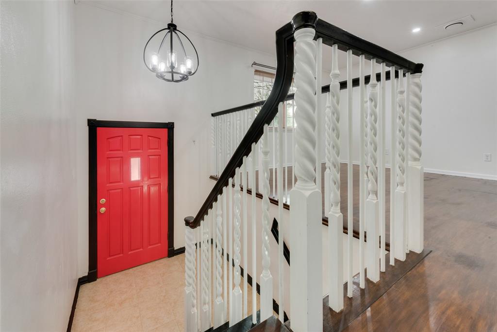 129 Senter Valley Road Irving, TX 75060 - Photo 4 of 27