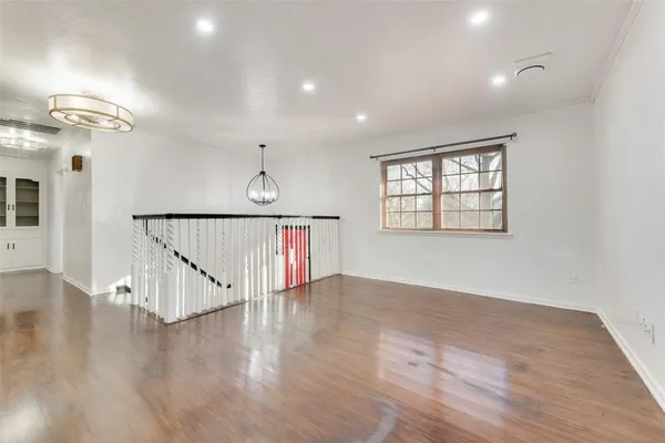 $2,800 | 129 Senter Valley Road, Irving, TX 75060