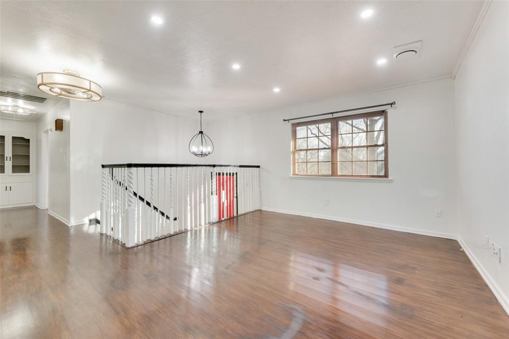 129 Senter Valley Road Irving, TX 75060 - Photo 6 of 27