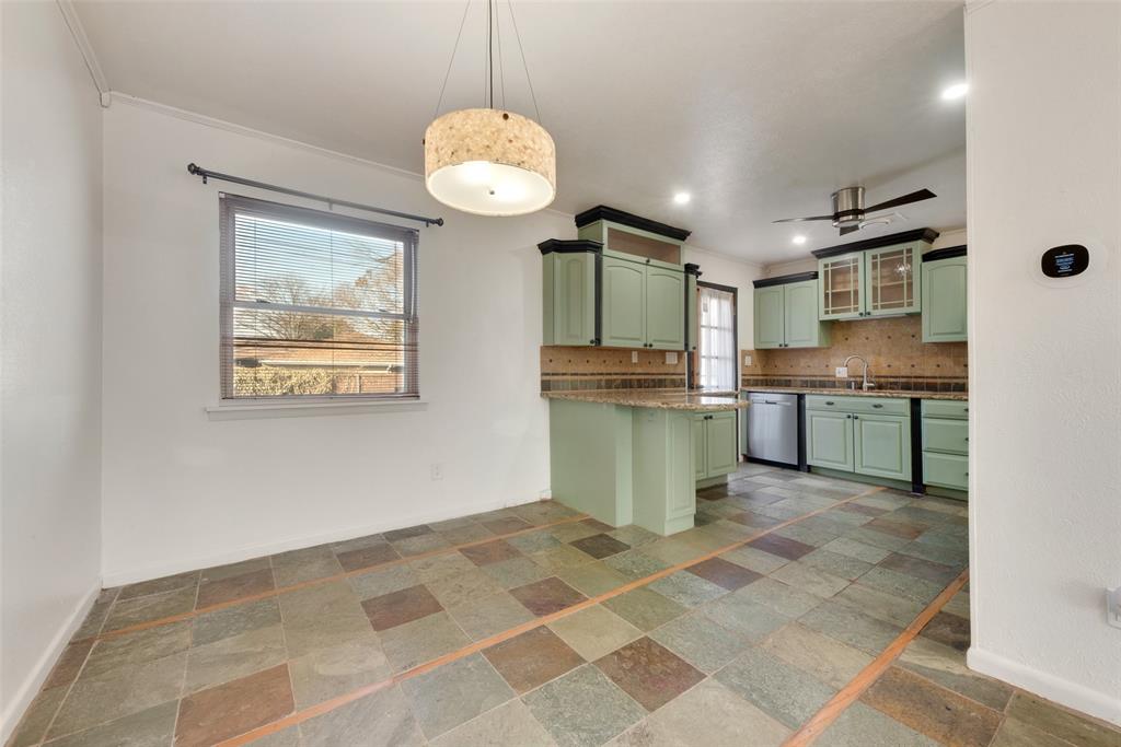 129 Senter Valley Road Irving, TX 75060 - Photo 8 of 27