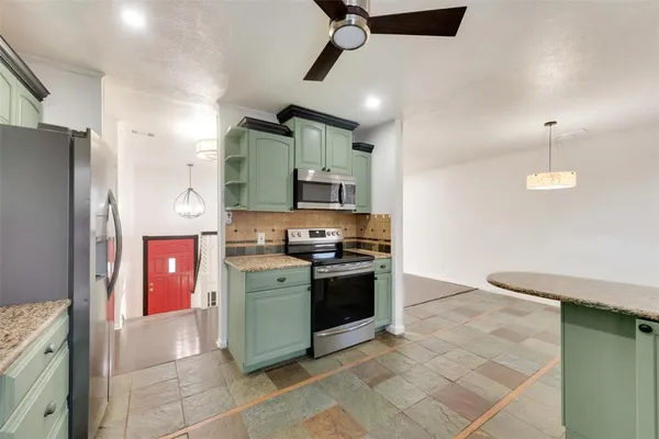 $2,800 | 129 Senter Valley Road, Irving, TX 75060