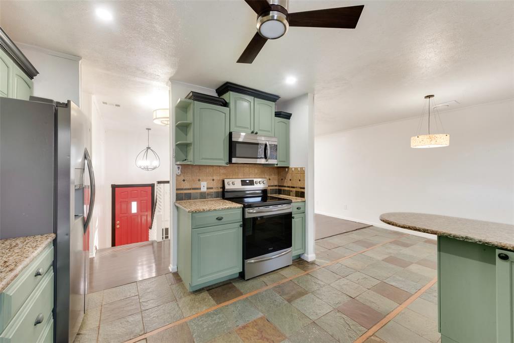 129 Senter Valley Road Irving, TX 75060 - Photo 10 of 27