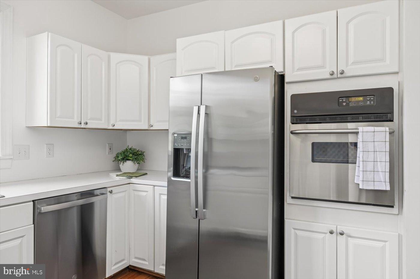 274 A Aaron Mountain Road Castleton, VA 22716 - Photo 19 of 76 Modern kitchen with sleek stainless appliances.