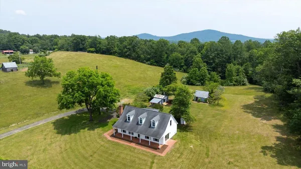 $699,000 | 274 A Aaron Mountain Road, Castleton, VA 22716