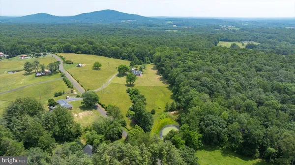 $699,000 | 274 A Aaron Mountain Road, Castleton, VA 22716