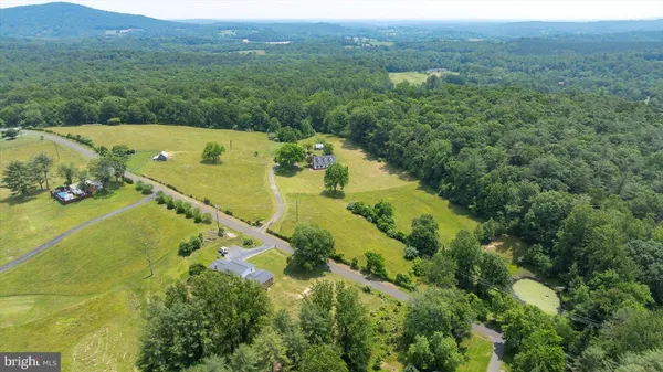 $699,000 | 274 A Aaron Mountain Road, Castleton, VA 22716