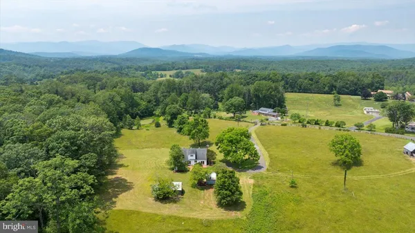 $699,000 | 274 A Aaron Mountain Road, Castleton, VA 22716