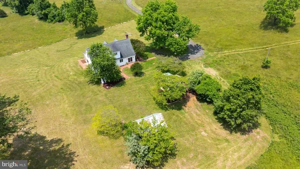 $699,000 | 274 A Aaron Mountain Road, Castleton, VA 22716