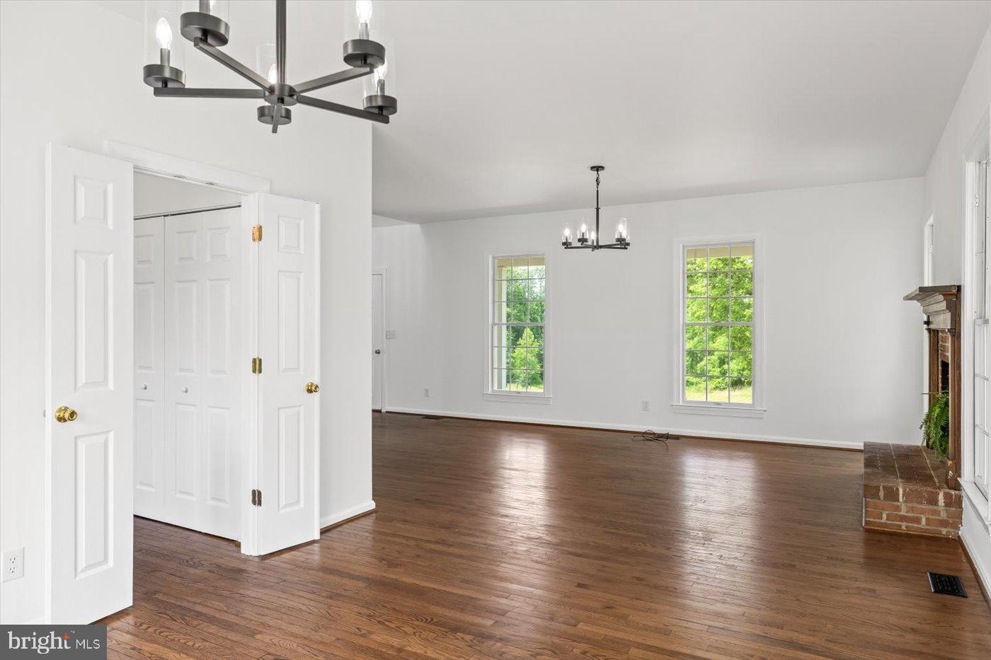 274 A Aaron Mountain Road Castleton, VA 22716 - Photo 9 of 76 Spacious, sunlit living area with charm.