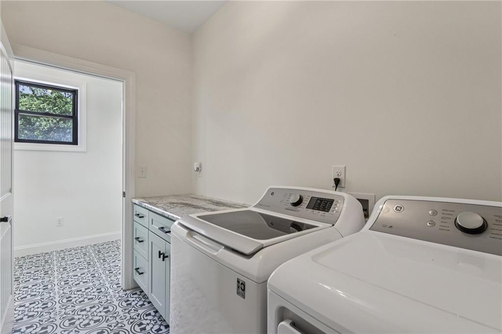 1565 Neville Road Beaver, PA 15009 - Photo 26 of 50 a utility room with dryer and washer