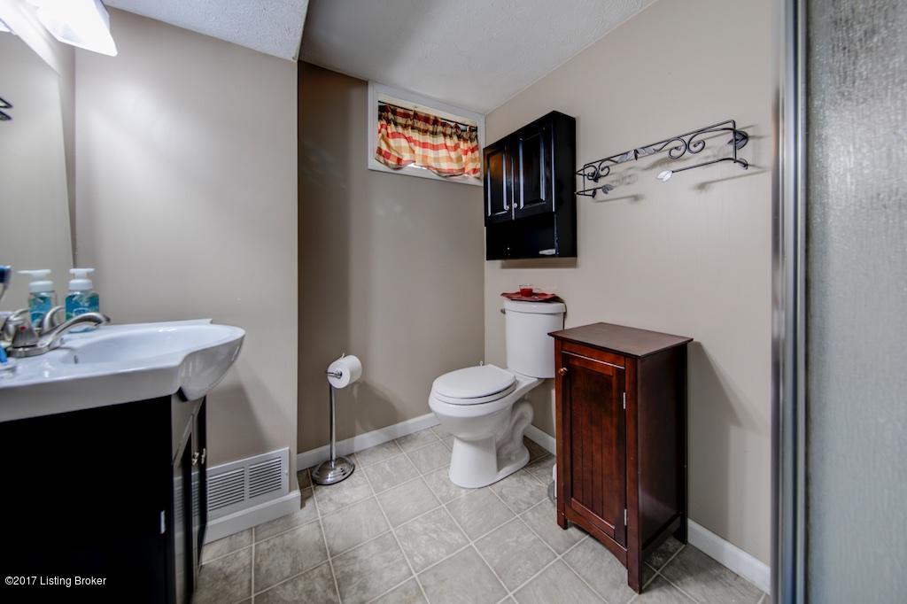 1008 Franelm Road Louisville, KY 40214 - Photo 15 of 28 1008 Franelm rd 15
