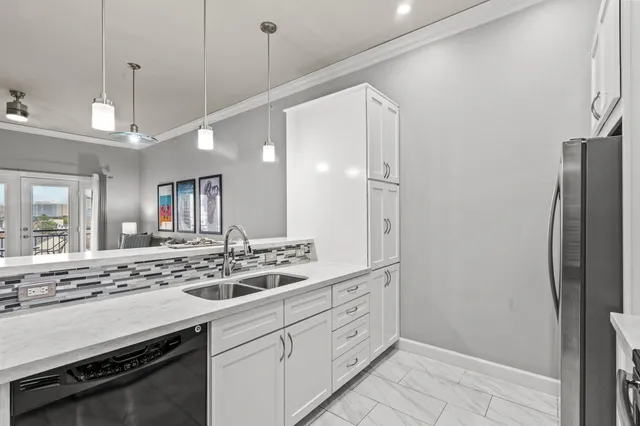 $1,925 | 1900 Genesee Street, Unit 403, Houston, TX 77006