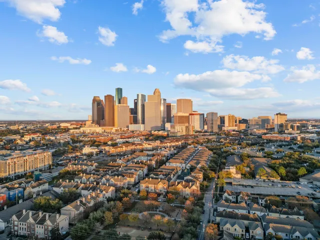$1,925 | 1900 Genesee Street, Unit 403, Houston, TX 77006