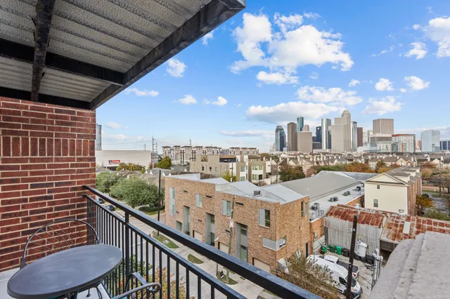 $1,925 | 1900 Genesee Street, Unit 403, Houston, TX 77006
