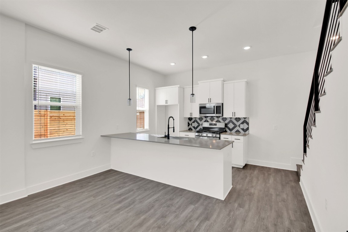 1106 Begonia Terrace, Unit 2 Austin, TX 78741 - Photo 11 of 33