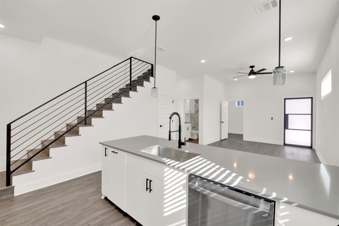 1106 Begonia Terrace, Unit 2 Austin, TX 78741 - Photo 14 of 33