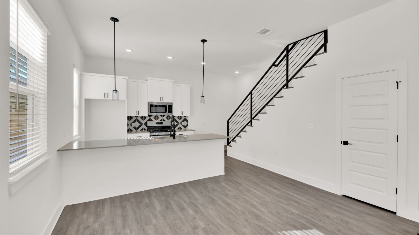 1106 Begonia Terrace, Unit 2 Austin, TX 78741 - Photo 10 of 33