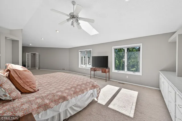 $724,900 | 41 Evergreen Road, Dellwood, MN 55110