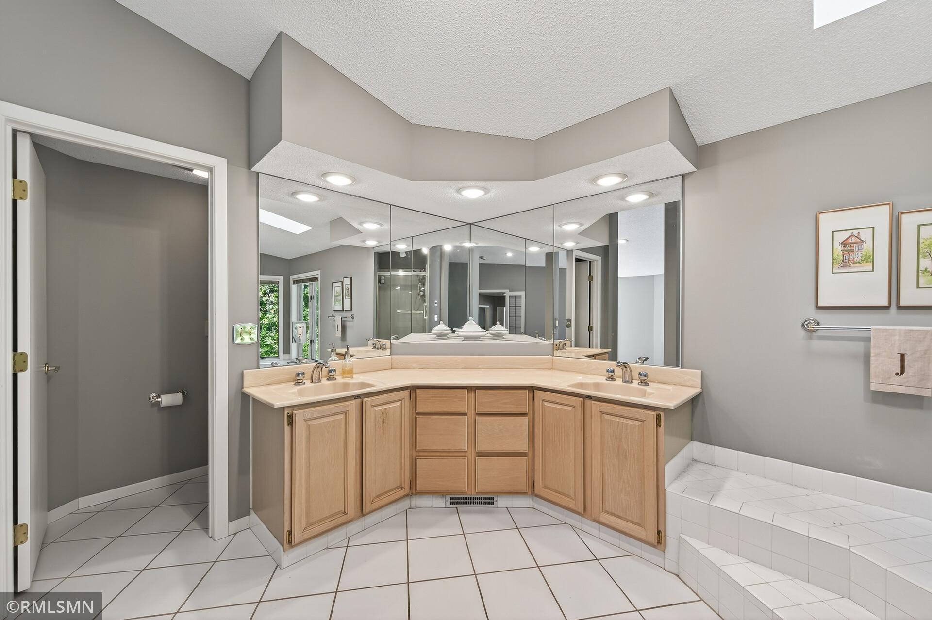 41 Evergreen Road Dellwood, MN 55110 - Photo 22 of 55