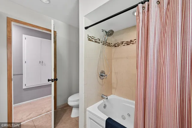 $724,900 | 41 Evergreen Road, Dellwood, MN 55110