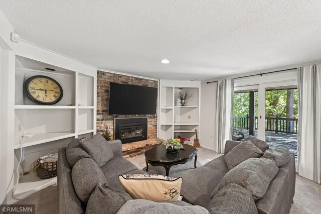 $724,900 | 41 Evergreen Road, Dellwood, MN 55110