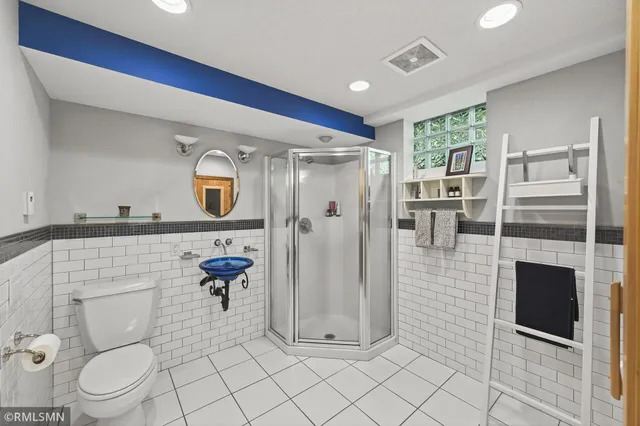 $724,900 | 41 Evergreen Road, Dellwood, MN 55110