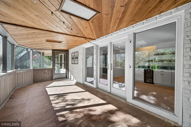 $724,900 | 41 Evergreen Road, Dellwood, MN 55110