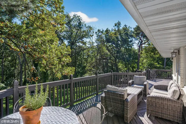 $724,900 | 41 Evergreen Road, Dellwood, MN 55110