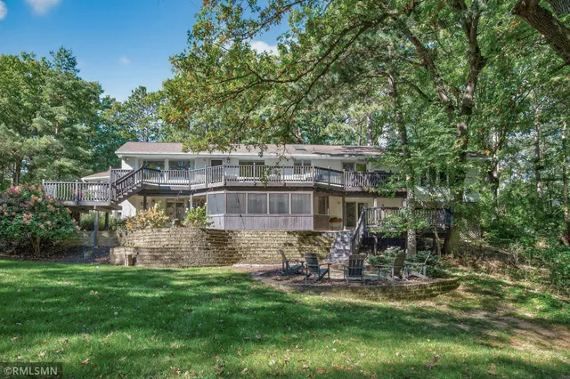 $724,900 | 41 Evergreen Road, Dellwood, MN 55110