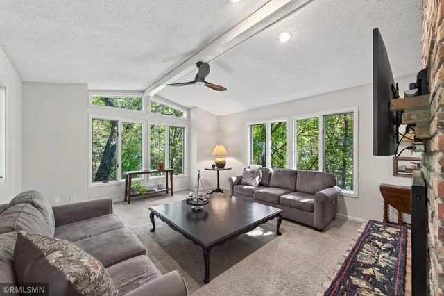 $724,900 | 41 Evergreen Road, Dellwood, MN 55110