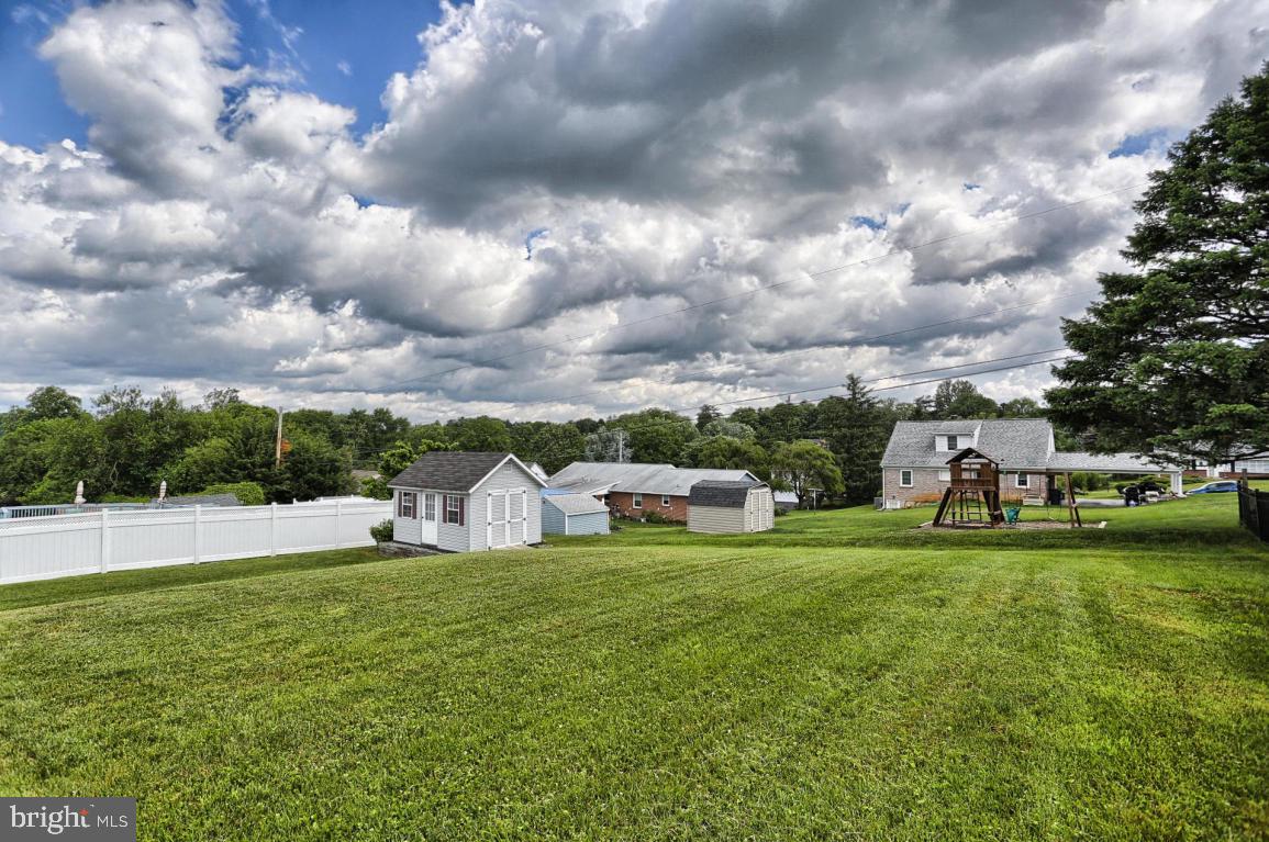 215 Browning Road Lancaster, PA 17602 - Photo 6 of 52 Gallery Image 6