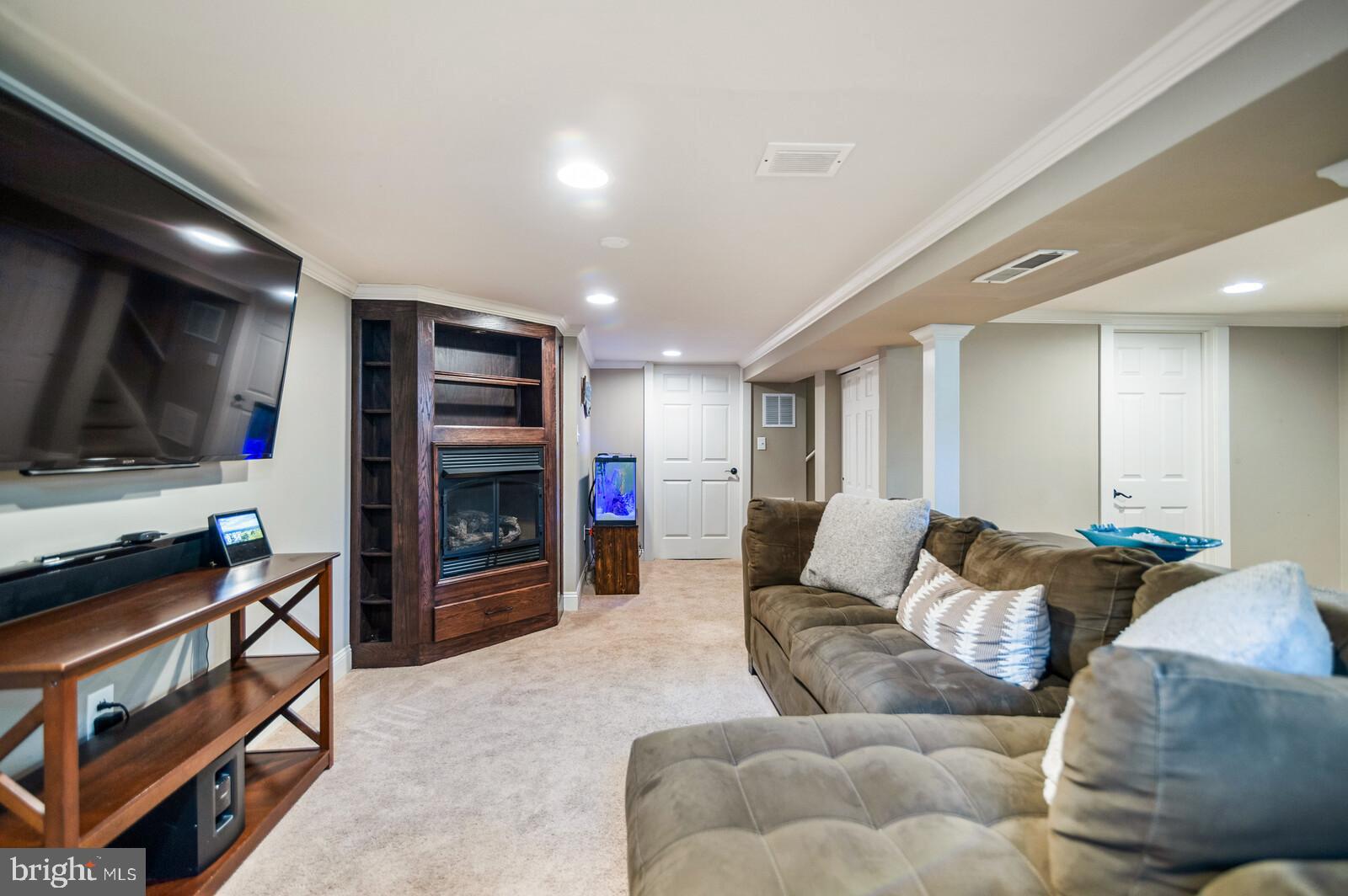 19 Claude Road Hamilton, NJ 08620 - Photo 14 of 26 Gallery Image 14