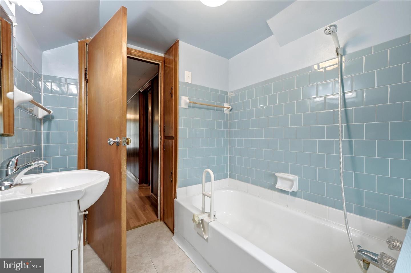 126 Marple Road Winchester, VA 22603 - Photo 32 of 42 Bathroom