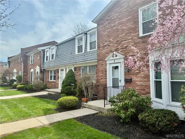 $259,900 | 40 Hamlin Square, Unit B, Amherst, NY 14221
