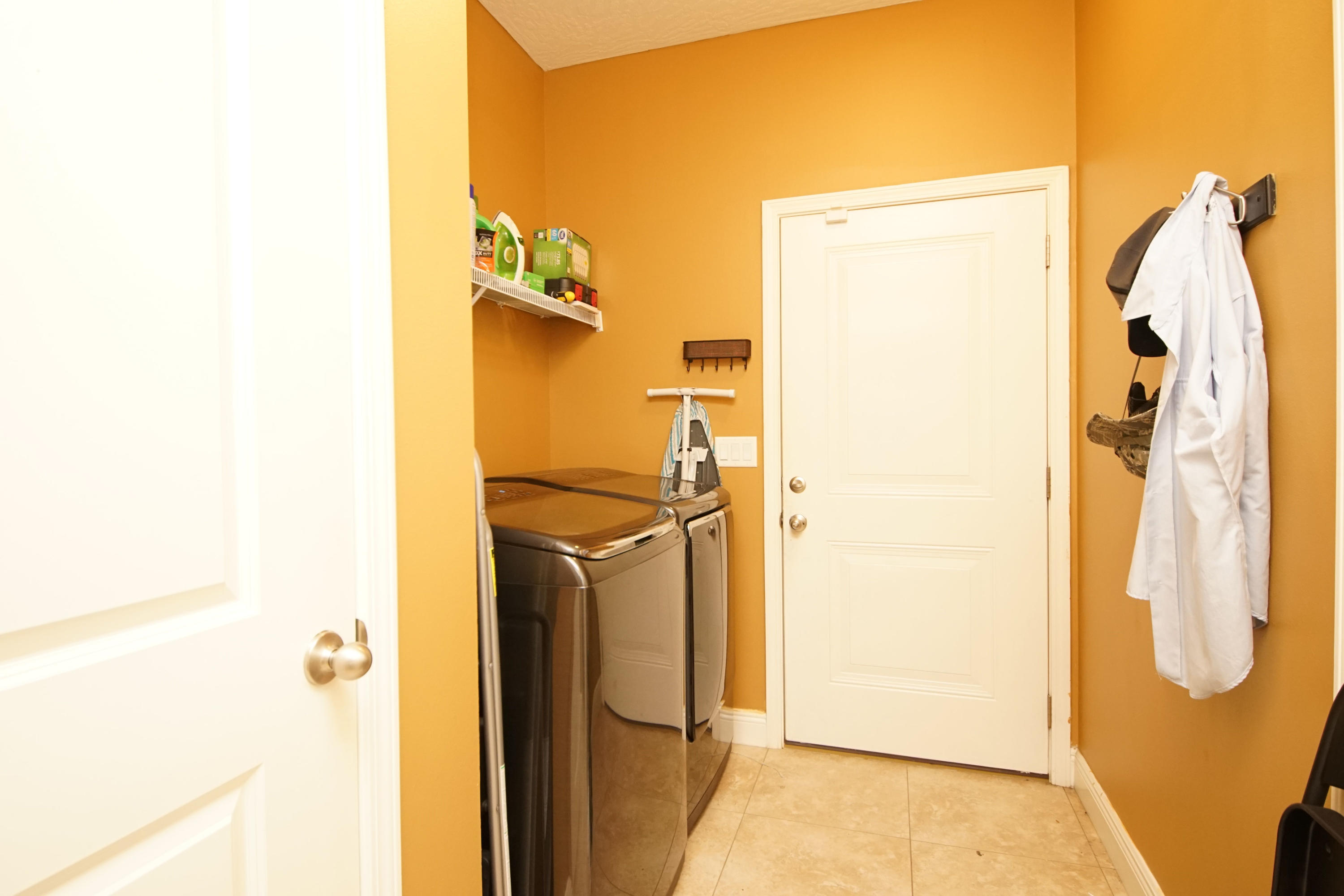 4628 Hermosa Road Crestview, FL 32539 - Photo 40 of 40 a view of a bathroom with utility room