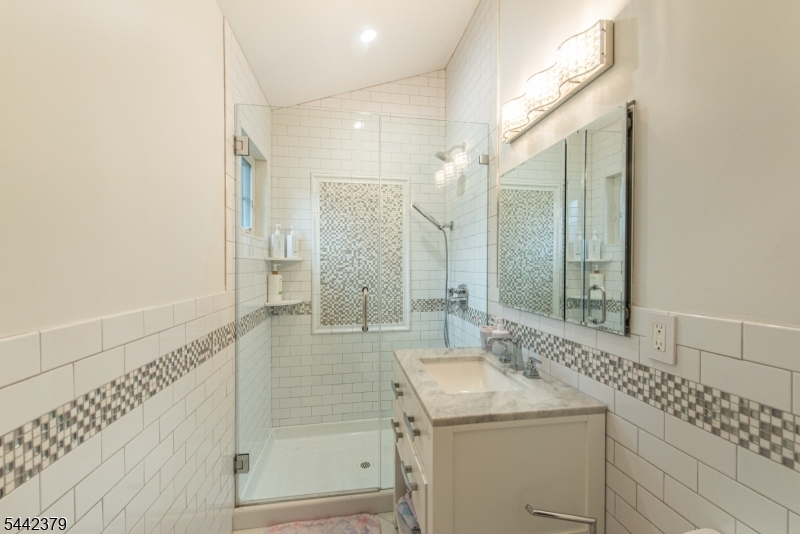 57 Coventry Road Wayne, NJ 07470 - Photo 25 of 35