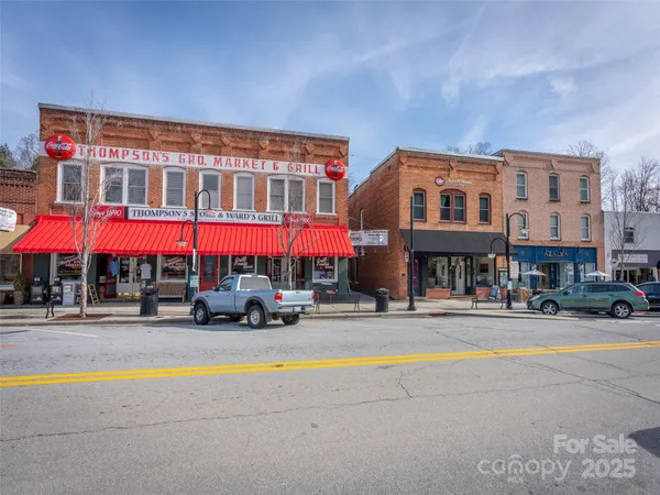 $650,000 | 36 Skyvue Court, Unit C, Saluda, NC 28773