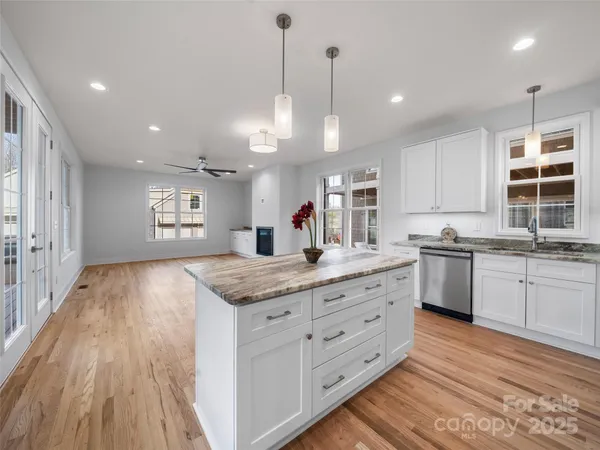 $650,000 | 36 Skyvue Court, Unit C, Saluda, NC 28773