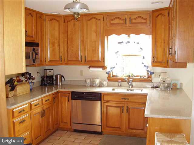 855 York Road Carlisle, PA 17015 - Photo 6 of 22 Gallery Image 6