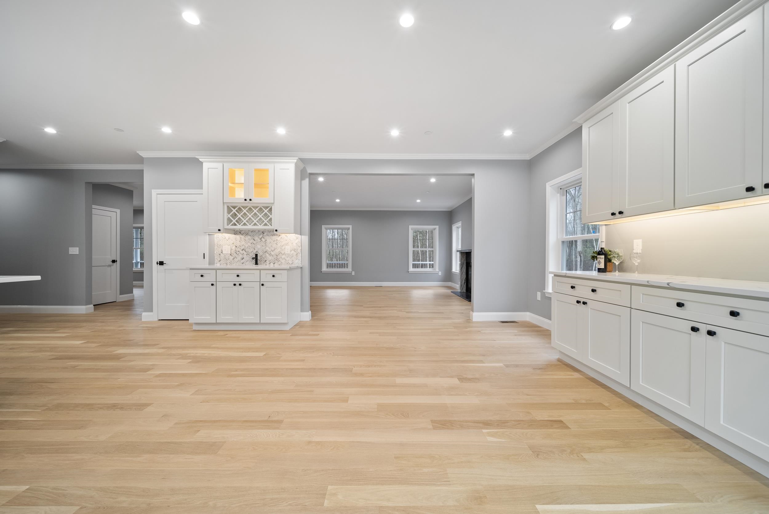 39 Mill Road Derry, NH 03038 - Photo 14 of 57